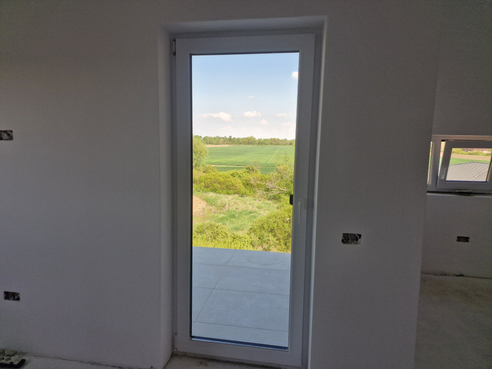 Apartament cu 3 camere la etajul 2 - zona Bucovat 13, foxfort.ro