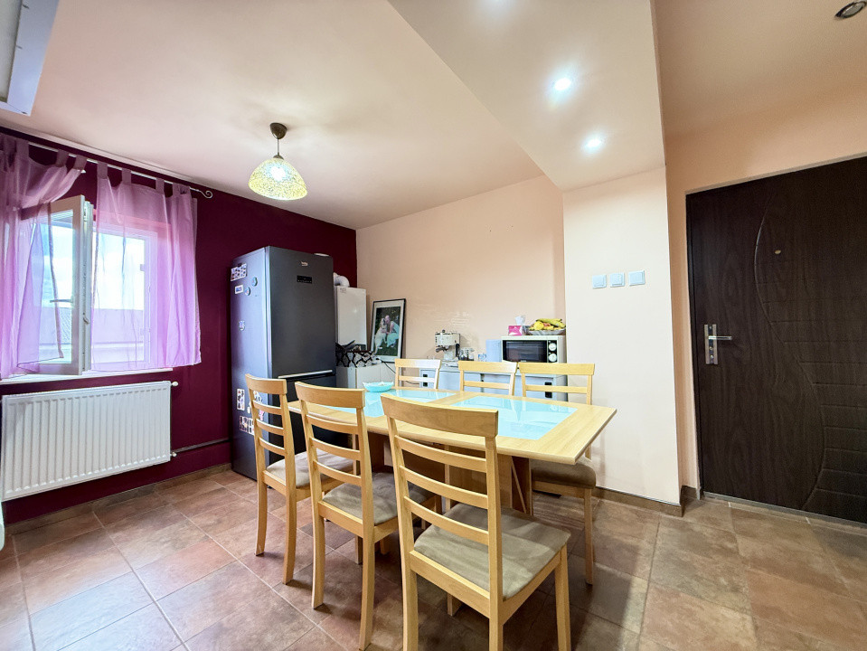 Apartament cu 2 camere de vanzare, zona Aradului 22, foxfort.ro