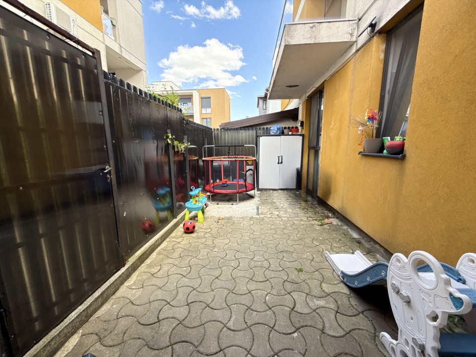 Apartament cu 2 camere, terasa, curte si loc parcare in Dumbravita 8, foxfort.ro