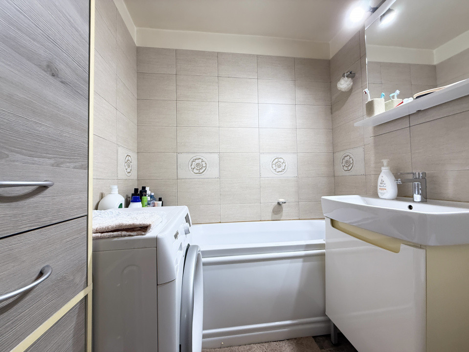 Apartament cu 3 camere, la etajul 1, de vanzare in zona Lipovei 6, foxfort.ro