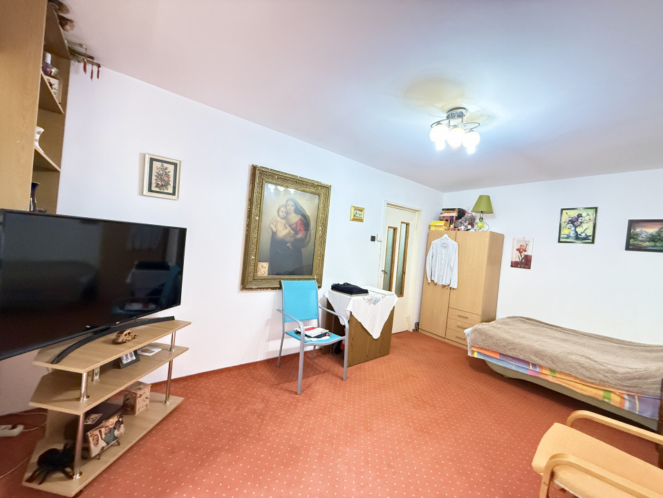 Apartament cu 3 camere, la etajul 1, de vanzare in zona Lipovei 17, foxfort.ro