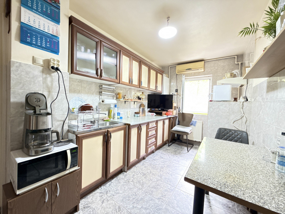 Apartament cu 3 camere, la etajul 1, de vanzare in zona Lipovei 23, foxfort.ro