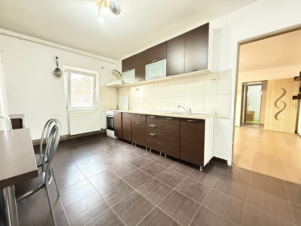 Apartament cu 2 camere de vanzare in zona Torontalului 3, foxfort.ro