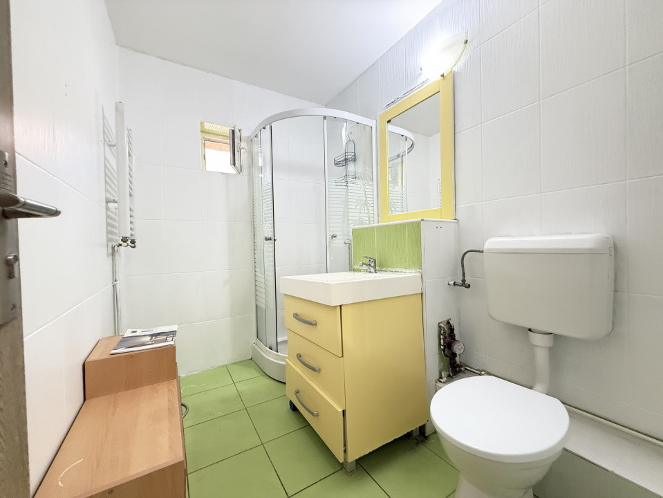 Apartament cu 2 camere de vanzare in zona Torontalului 4, foxfort.ro