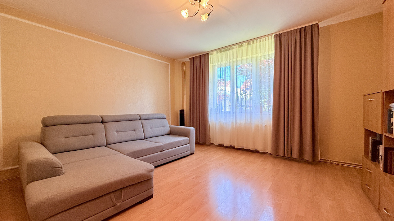 Casa individuala, 5 camere + Garaj + Piscina - Brancoveanu 5, foxfort.ro