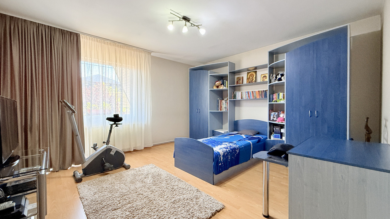 Casa individuala, 5 camere + Garaj + Piscina - Brancoveanu 10, foxfort.ro