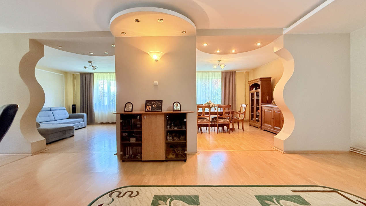 Casa individuala, 5 camere + Garaj + Piscina - Brancoveanu 18, foxfort.ro