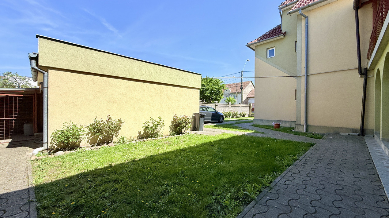 Casa individuala, 5 camere + Garaj + Piscina - Brancoveanu 32, foxfort.ro