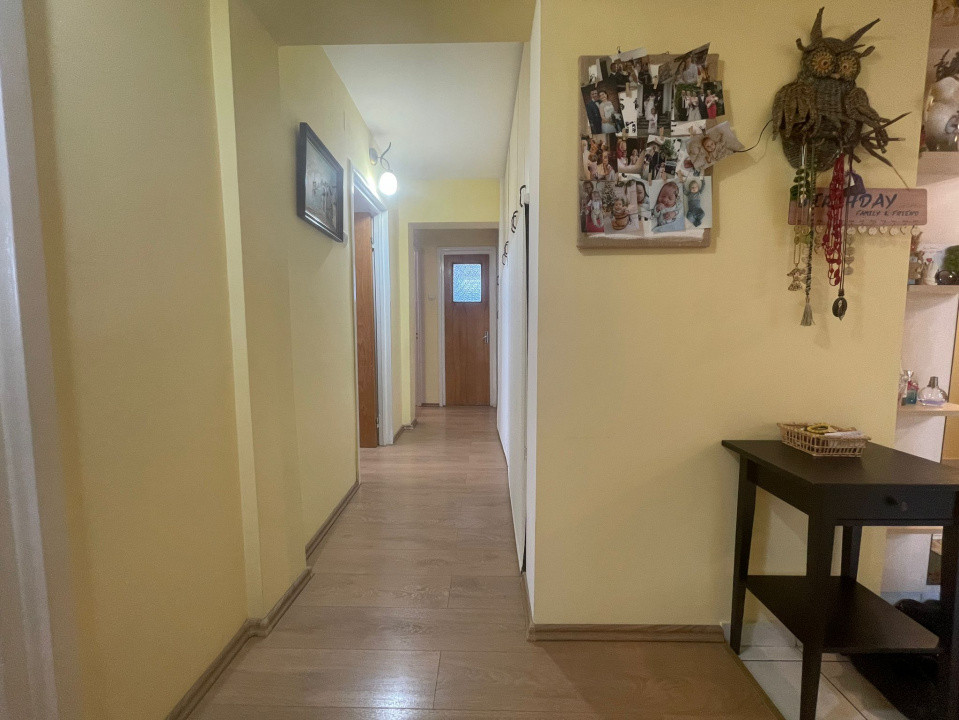 Apartament 5 camere, decomandat, Aurel Vlaicu 19, foxfort.ro