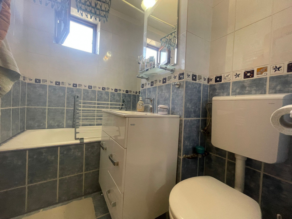 Apartament 5 camere, decomandat, Aurel Vlaicu 23, foxfort.ro