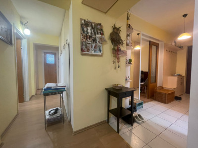 Apartament 5 camere, decomandat, Aurel Vlaicu imagine mica 14, foxfort.ro