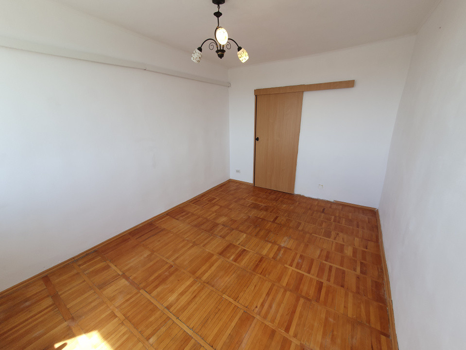 Apartament 3 camere decomandat, 65,3 mp - zona Calea Sagului 15, foxfort.ro