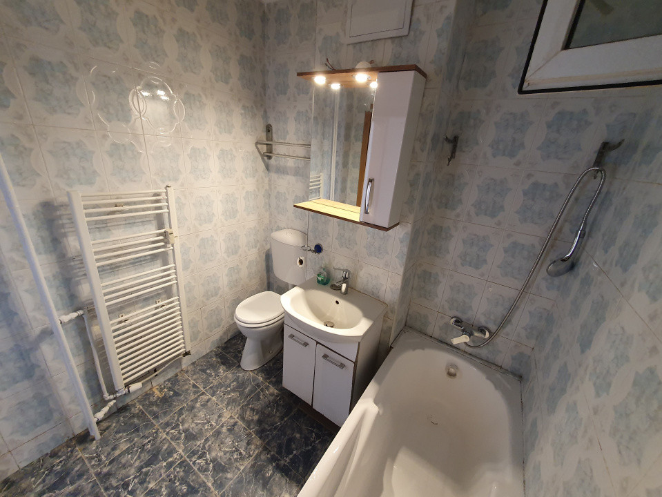 Apartament 3 camere decomandat, 65,3 mp - zona Calea Sagului 22, foxfort.ro