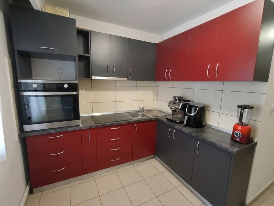 Apartament cu 3 camere de vanzare in zona Girocului 6, foxfort.ro