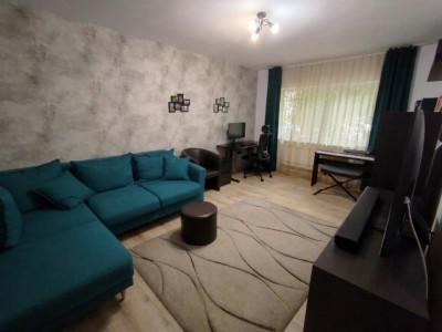 Apartament cu 3 camere de vanzare in zona Girocului