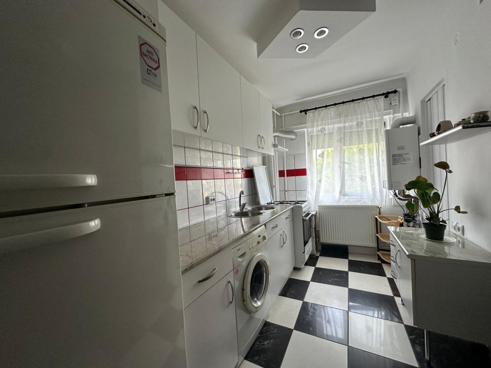 Apartament cu 2 camere de inchiriat, etajul 2 - zona Micalaca 6, foxfort.ro