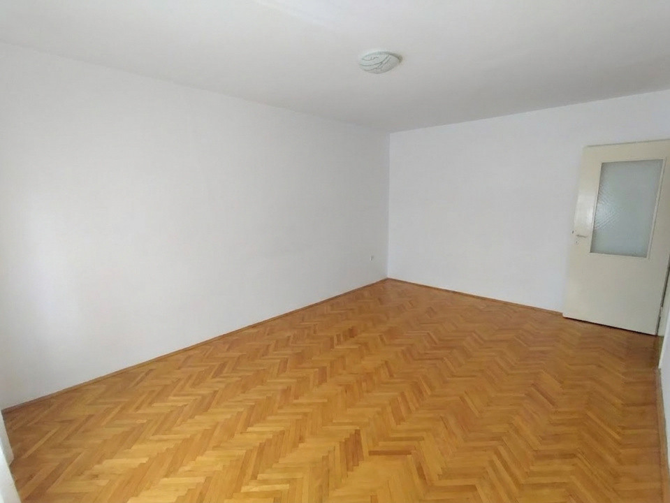 COMISION 0% Apartament cu 3 camere de vanzare in zona Soarelui 7, foxfort.ro