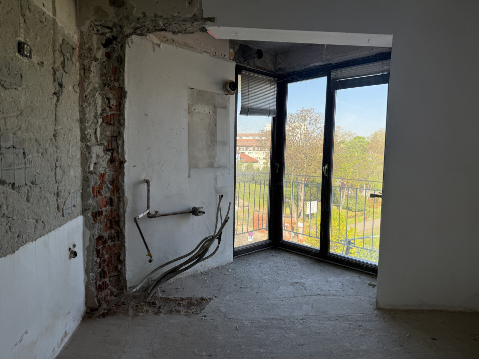 Apartament cu 3 camere de 92 mp, etaj 3 - zona Central 14, foxfort.ro