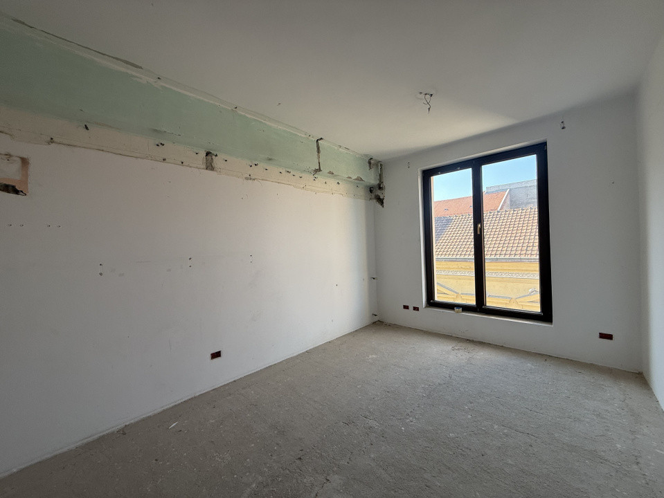 Apartament cu 3 camere de 92 mp, etaj 3 - zona Central 18, foxfort.ro