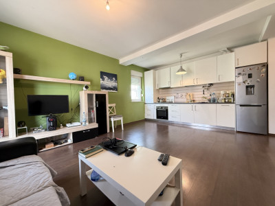 Apartament cu 3 camere + loc de parcare in zona Blascovici