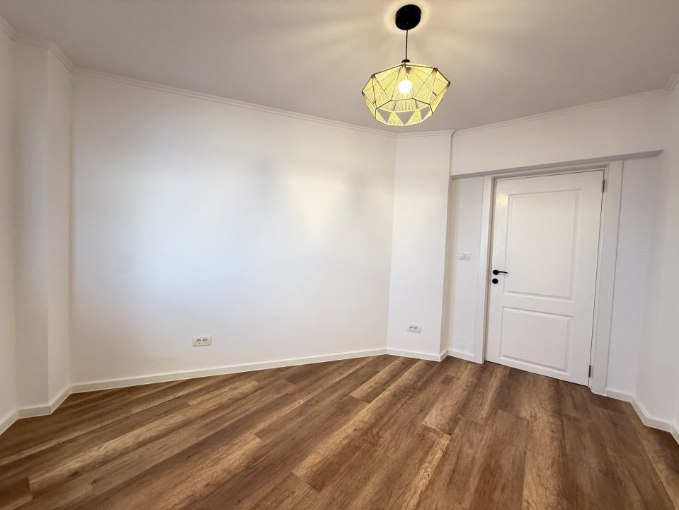 Apartament 4 camere, complet renovat de vanzare in zona Sagului 3, foxfort.ro