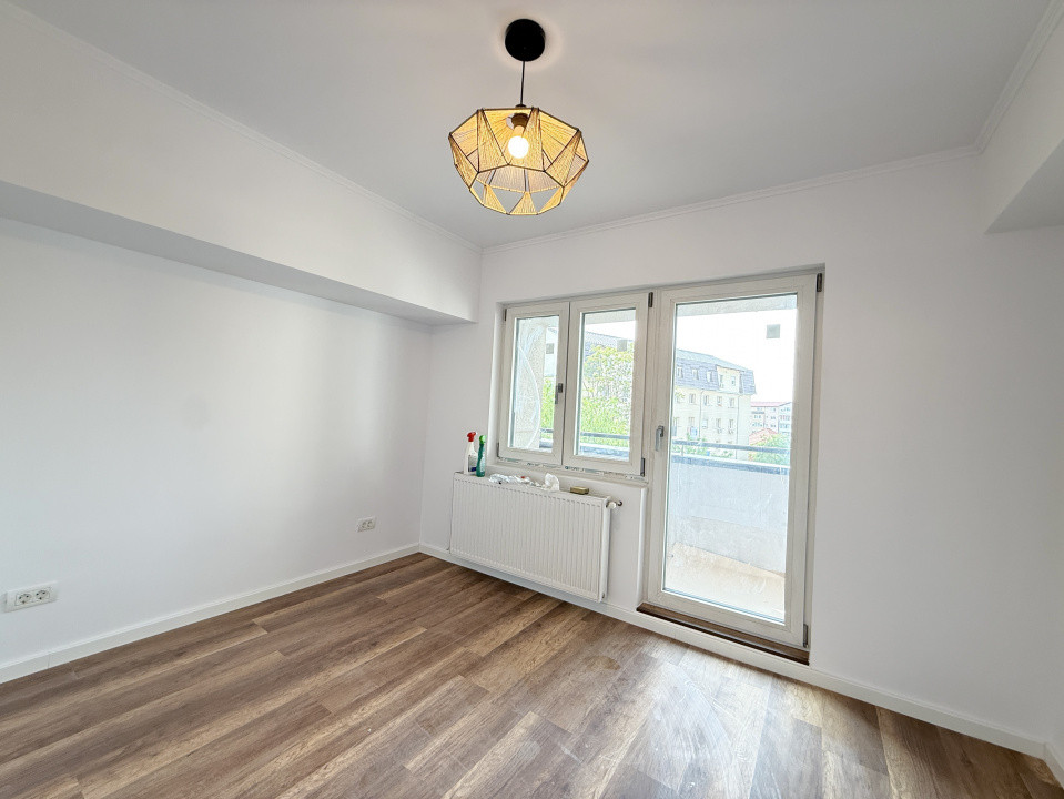 Apartament 4 camere, complet renovat de vanzare in zona Sagului 5, foxfort.ro