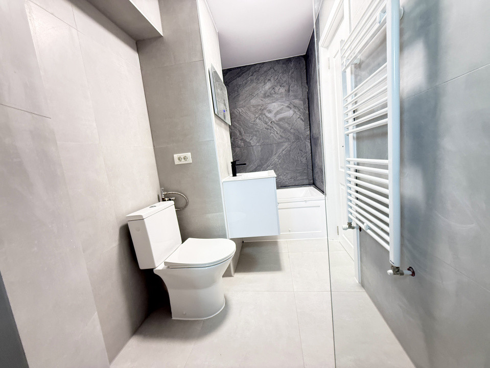 Apartament 4 camere, complet renovat de vanzare in zona Sagului 7, foxfort.ro