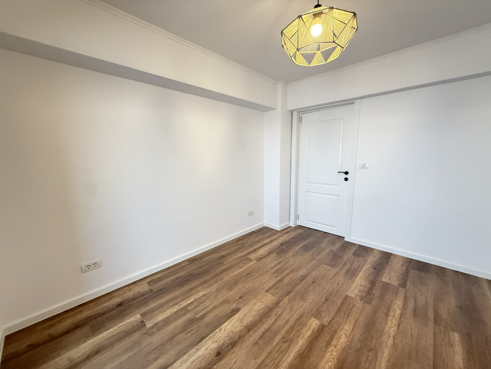 Apartament 4 camere, complet renovat de vanzare in zona Sagului 23, foxfort.ro