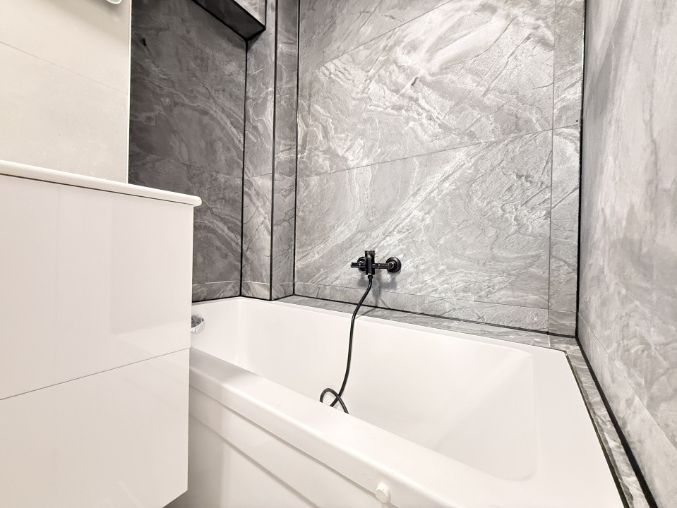 Apartament 4 camere, complet renovat de vanzare in zona Sagului 26, foxfort.ro