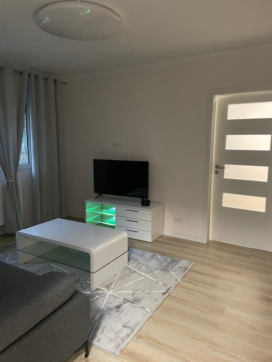 Apartament cu 2 camere de 48 mp - zona Medicina 12, foxfort.ro
