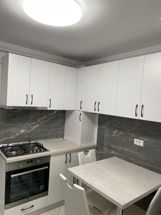 Apartament cu 2 camere de 48 mp - zona Medicina 14, foxfort.ro