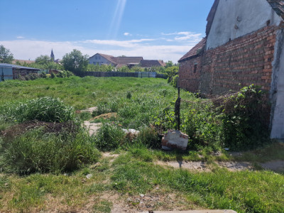 Teren intravilan de vanzare 601 mp in Recas, zona centrala