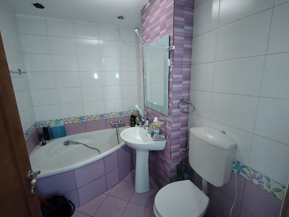 COMISION 0% Apartament cu 3 camere de inchiriat in zona Lunei 10, foxfort.ro