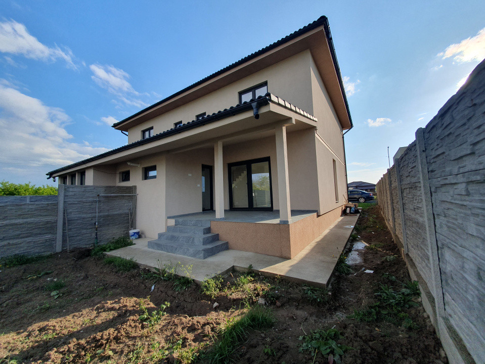 Duplex cu 3 camere si 2 bai, Sag - zona Manastire 11, foxfort.ro