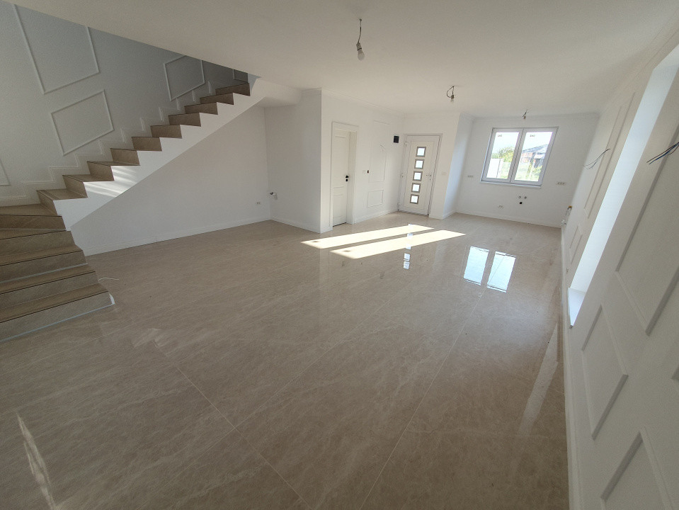 Duplex cu 3 camere si 2 bai, Sag - zona Manastire 14, foxfort.ro