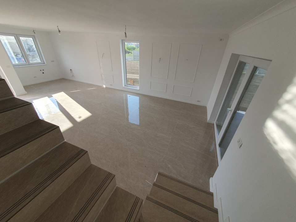 Duplex cu 3 camere si 2 bai, Sag - zona Manastire 18, foxfort.ro