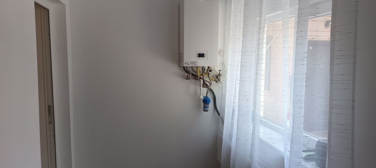 Apartament cu 2 camere la curte comuna + teren - zona Arad 8, foxfort.ro