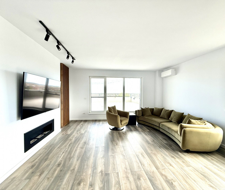 Penthouse superb cu 3 camere de inchiriat - zona Aradului 3, foxfort.ro