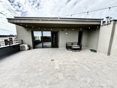 Penthouse superb cu 3 camere de inchiriat - zona Aradului