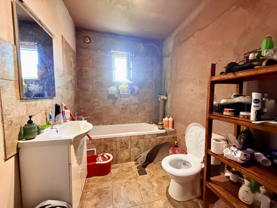 Casa individuala cu 6 camere, de vanzare in Sanandrei 5, foxfort.ro