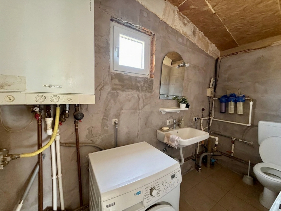 Casa individuala cu 6 camere, de vanzare in Sanandrei 12, foxfort.ro
