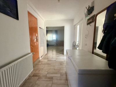 Casa individuala cu 6 camere, de vanzare in Sanandrei imagine mica 7, foxfort.ro