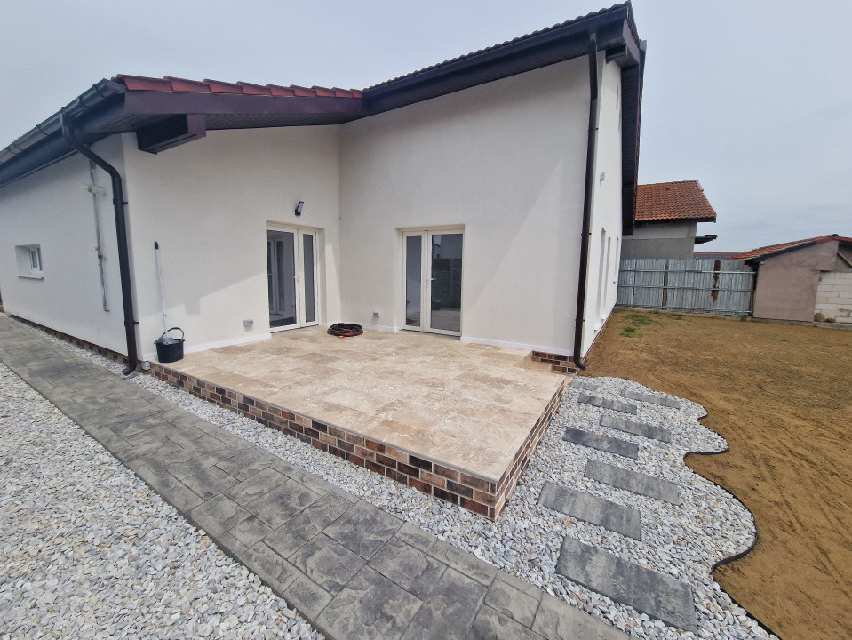 Casa individuala de vanzare cu 3 camere si teren de 710 mp - Izvin 1, foxfort.ro