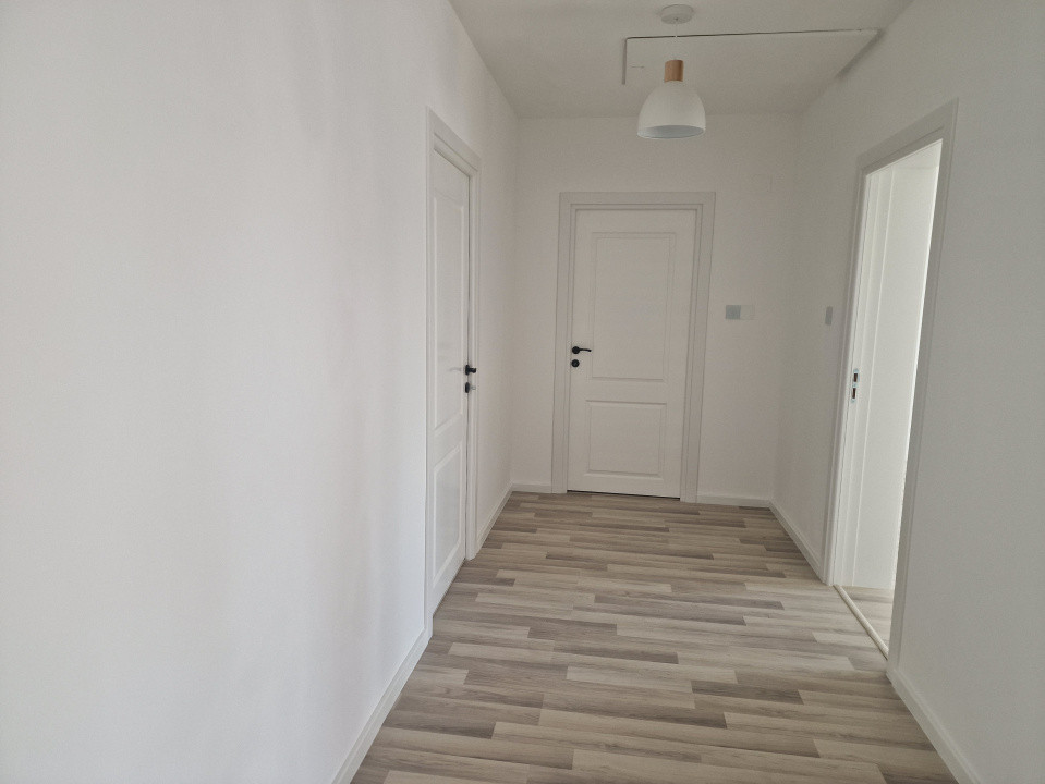 Casa individuala de vanzare cu 3 camere si teren de 710 mp - Izvin 4, foxfort.ro