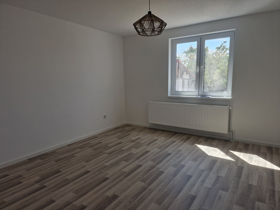 Casa individuala de vanzare cu 3 camere si teren de 710 mp - Izvin 6, foxfort.ro
