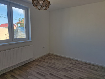 Casa individuala de vanzare cu 3 camere si teren de 710 mp - Izvin imagine mica 9, foxfort.ro
