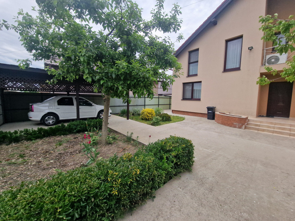 Casa individuala de vanzare cu 5 camere si teren de 2543 mp - Izvin 4, foxfort.ro