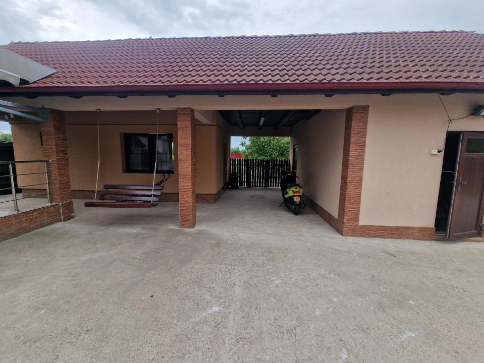 Casa individuala de vanzare cu 5 camere si teren de 2543 mp - Izvin 14, foxfort.ro