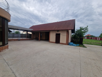 Casa individuala de vanzare cu 5 camere si teren de 2543 mp - Izvin imagine mica 5, foxfort.ro