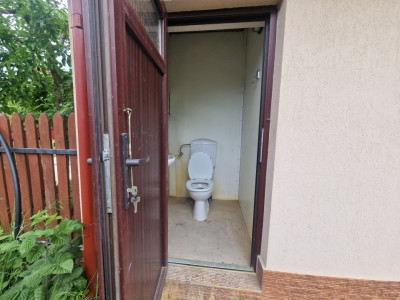 Casa individuala de vanzare cu 5 camere si teren de 2543 mp - Izvin imagine mica 10, foxfort.ro